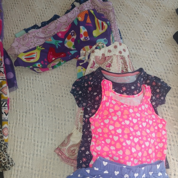 Girls - Picture 5 of 8